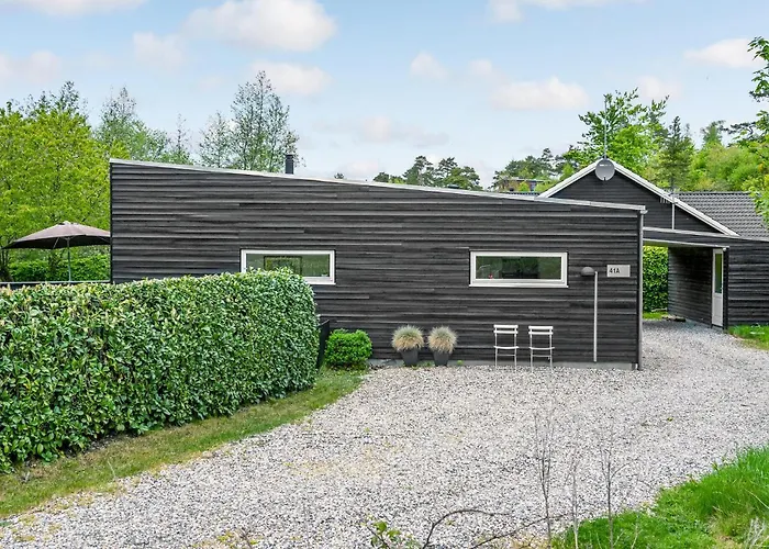 3 Bedroom Stunning In Semesterbostad