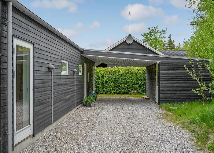 3 Bedroom Stunning In Semesterbostad *
